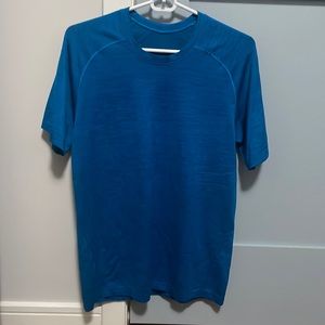 Lululemon Metal Vent Tech Short Sleeve
Dark Royal / Baltic Blue